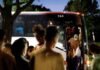 Gobernador de Texas reauda envíos de inmigrantes en autobuses a Nueva York