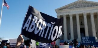 Corte Suprema de Oklahoma revierte dos prohibiciones estatales del aborto