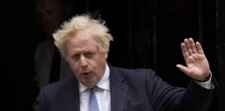 Parlamento británico aprueba sancionar a Boris Johnson por mentir