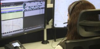 Operadora del 911 recibe la llamada de su propio hijo