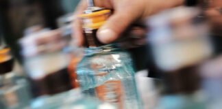 Asesinan a hombre por una botella de anís en Caracas