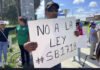 Sale caravana desde San Diego hacia Florida en contra de la ley antiinmigrante