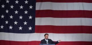 México amenaza a DeSantis con «medidas legales y diplomáticas» por los vuelos de inmigrantes