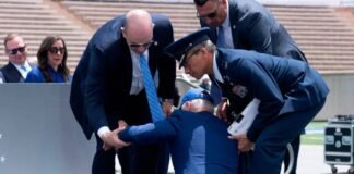 Biden se cayó durante ceremonia en una academia Militar (+ vídeo)