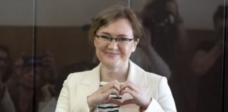 Una colaboradora de Navalni es condenada a 7,5 años de cárcel por extremismo