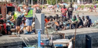 Rescatan en Canarias un cayuco de 86 migrantes