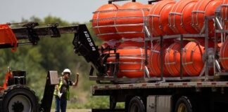 EEUU instala muro flotante en el río Bravo