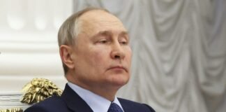 Putin dice que la entrega de bombas de racimo a Ucrania es un delito