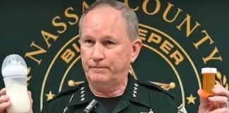 EEUU: Detienen a madre de 17 años que dio a su bebé el biberón con fentanilo