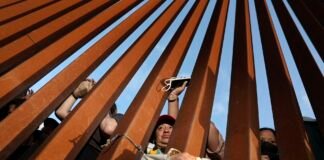 Migrantes colombianos varados en frontera de México piden ayuda al Gobierno