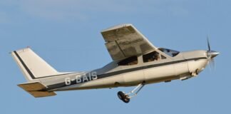 Tres heridos en el amerizaje de emergencia de una avioneta en una playa del sur de Francia