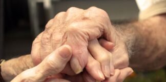 Matrimonio muere con cuatro horas de diferencia tras pasar 80 años juntos
