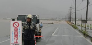 Alertas de evacuación e infraestructuras colapsadas por lluvias en Japón