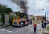 Tres vehículos se quemaron en un incendio en San Antonio