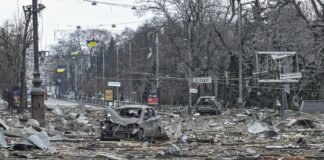 EEUU entre ola de halagos y rechazos tras envío de bombas de racimo a Ucrania