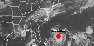 Idalia se fortalece en el Golfo de México y Franklin azota a Bermuda y EEUU