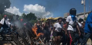 Miles de haitianos salen a la calle en protesta contra la inseguridad