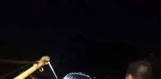 Al tratar de esquivar hueco conductor perdió el control y cayó el río San Pedro en Los Teques