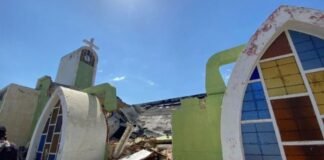 Retiran escombros tras demolición controlada en iglesia de Santa Rita