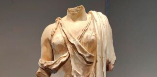 Hallan estatua de mármol de la época romana