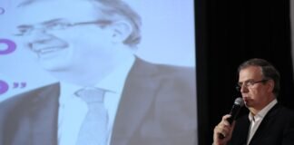 México: Excanciller Marcelo Ebrard amenaza con salir del partido de López Obrador