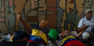 Jubilados de Pdvsa cumplen 8 días en huelga de hambre