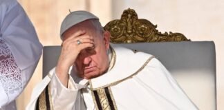 El papa Francisco aceptó la renuncia de un obispo polaco tras la celebración de una orgía en su vivienda