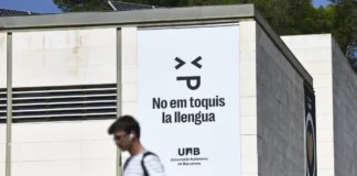 La UB adopta el masculino como genérico y argumenta que no es excluyente