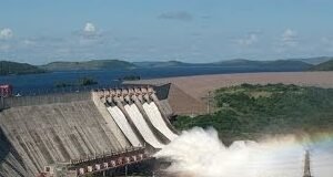 Pedirán al chavismo importar electricidad desde Colombia