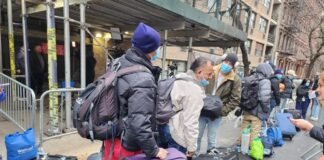 Casi dos tercios de los neoyorquinos culpan a Biden por la crisis migratoria, más de la mitad piensa que «destruirá» Nueva York