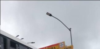 Dos autobuses se han estrellado contra control de altura del elevado de Los Salias en 24 horas