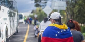 Migrantes venezolanos más preparados, pero mal pagados en EEUU