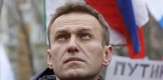 Navalni llama a los rusos a votar a cualquier candidato menos Putin