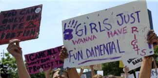 Francia incorporó al aborto como derecho constitucional