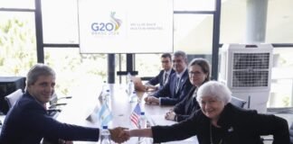 Argentina logra en abril superávit financiero por cuarto mes consecutivo