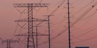 México dará electricidad a Belice a pesar de los apagones