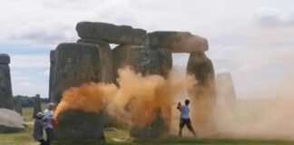 Reino Unido: activistas climáticos vandalizan el monumento Stonehenge