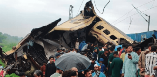 Choque de trenes en la India causa 15 muertos y varios heridos