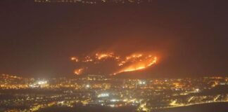 Hezbollah lanza dos andanadas de decenas de cohetes