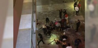 Dos muertos y 15 heridos tras colapsar un barandal en un concierto en México