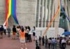 Destrozan la bandera LGTBI+ en México por ser “indigna”