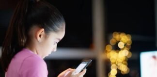 Niña de 12 años asfixia a su prima tras discutir por un iPhone