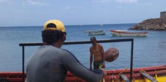 La Guaira: Pescadores piden limpieza del muelle La Zorra