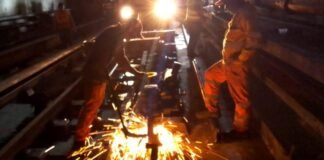 Sustituyen barra de riel de rodamiento del Metro Los Teques