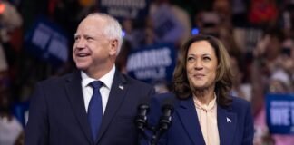 Kamala Harris y Tim Walz arremete contra Donald Trump en su debut como candidatos demócratas en mitin en Philadelphia