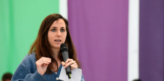 “Belarra: «Los extranjeros que deberían preocuparnos no son lo que vienen en un cayuco” (…) sino “Amazon, Carrefour, Starbucks, Mcdonald’s»