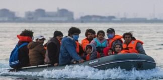 Más de 700 migrantes cruzaron el Canal de la Mancha en un solo día