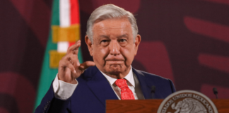Presidente saliente de México, AMLO confirma que su hijo va al partido gobernante: MORENA