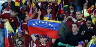 Polémica en redes: FVF prohibió ingreso de banderas al estadio en Maturín para juego contra Uruguay.