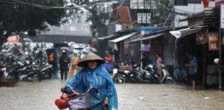 Los muertos por el tifón rozan los 200 en Vietnam